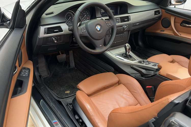 Used BMW 3 Series 2011 335i Convertible Coupe Interior 2
