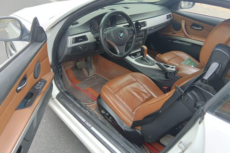 Used BMW 3 Series 2011 320i Convertible Coupe Interior 3