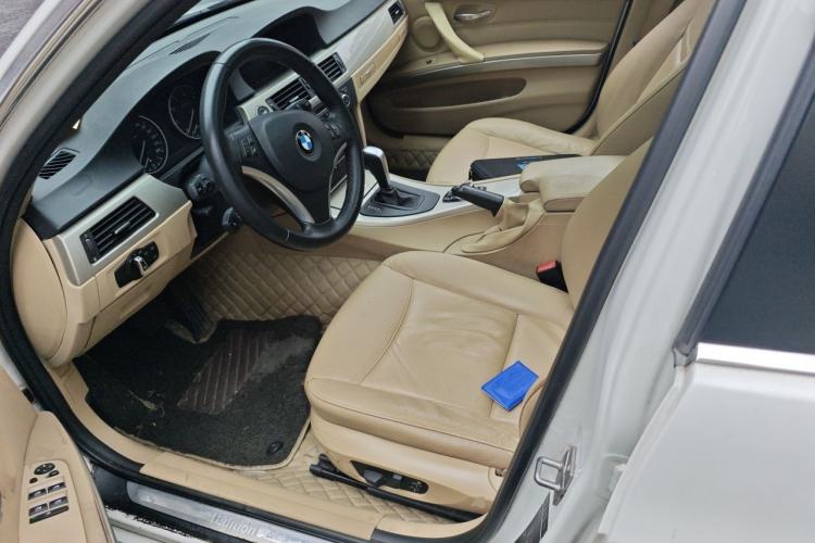 Used BMW 3 Series 2011 320i Luxury Edition Left Front Seat