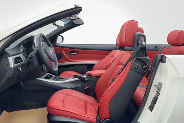 Used BMW 3 Series 2011 320i Convertible Coupe Left Front Seat