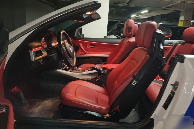 Used BMW 3 Series 2011 320i Convertible Coupe Left Front Seat