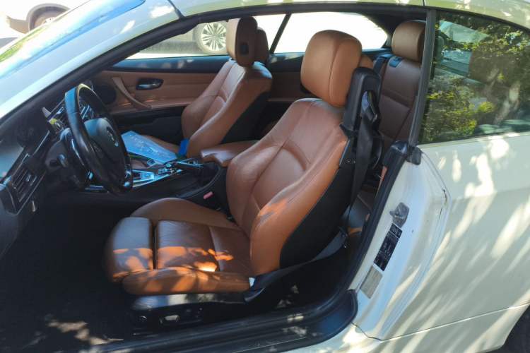 Used BMW 3 Series 2011 335i Convertible Coupe Left Front Seat