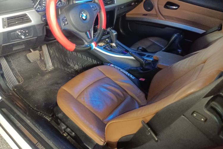 Used BMW 3 Series 2011 320i Convertible Coupe Left Front Seat