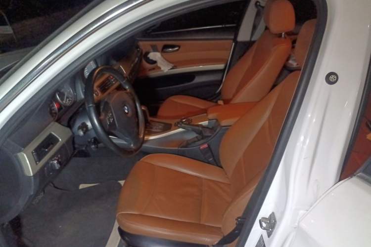 Used BMW 3 Series 2011 320i Luxury Edition Left Front Seat