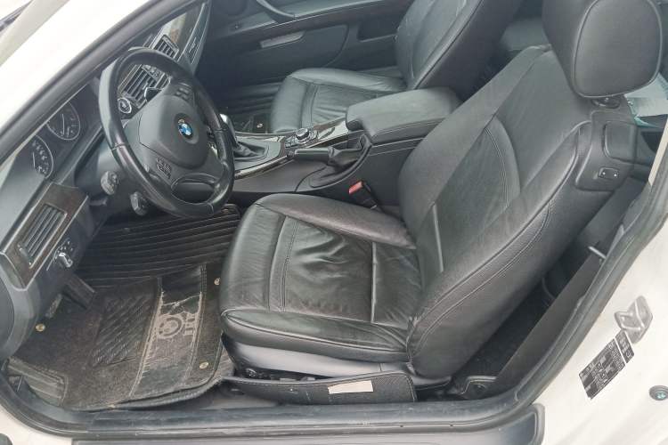 Used BMW 3 Series 2011 330i two-door coupe Left Front Seat
