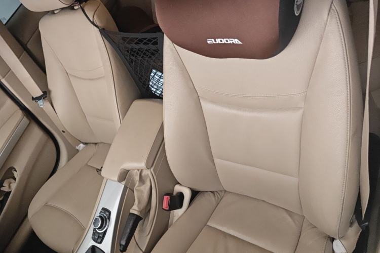 Used BMW 3 Series 2011 320i Luxury Edition Left Front Seat