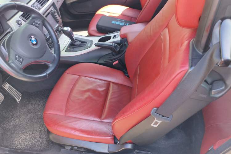 Used BMW 3 Series 2011 320i Convertible Coupe Left Front Seat