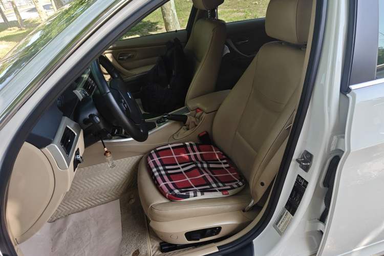 Used BMW 3 Series 2011 320i Luxury Edition Left Front Seat
