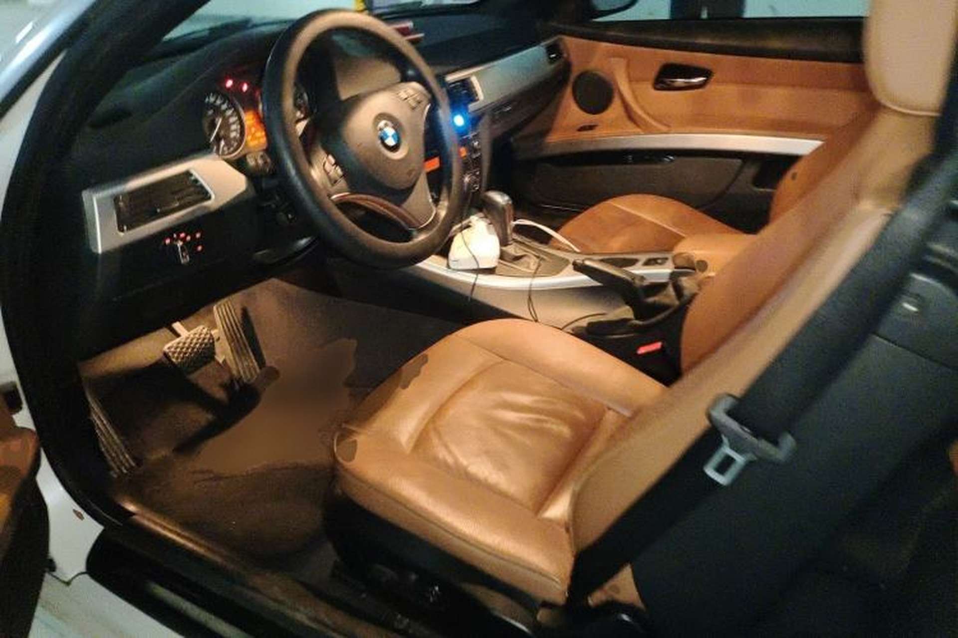 Used BMW 3 Series 2011 325i Convertible Coupe Left Front Seat