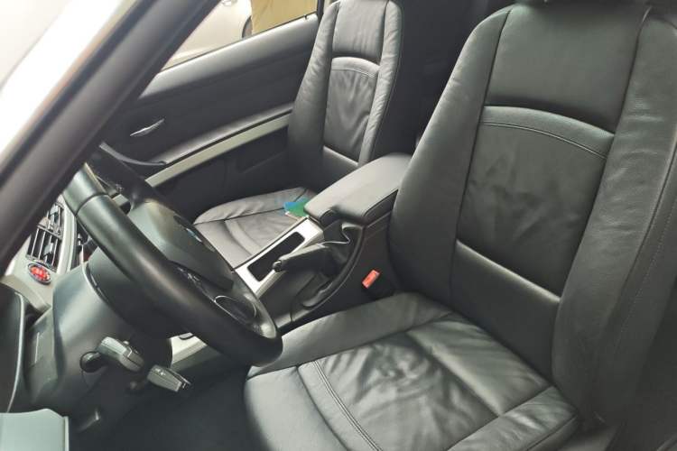 Used BMW 3 Series 2011 325i two-door coupe Left Front Seat