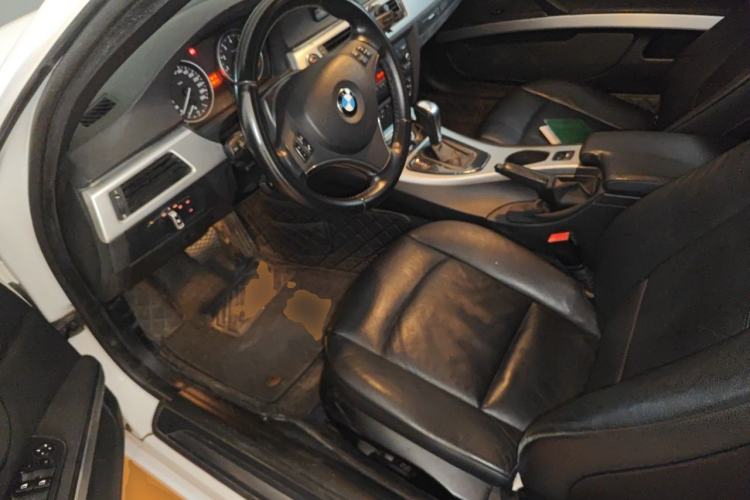 Used BMW 3 Series 2011 325i Convertible Coupe Left Front Seat