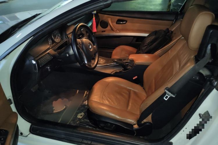Used BMW 3 Series 2011 320i Convertible Coupe Left Front Seat