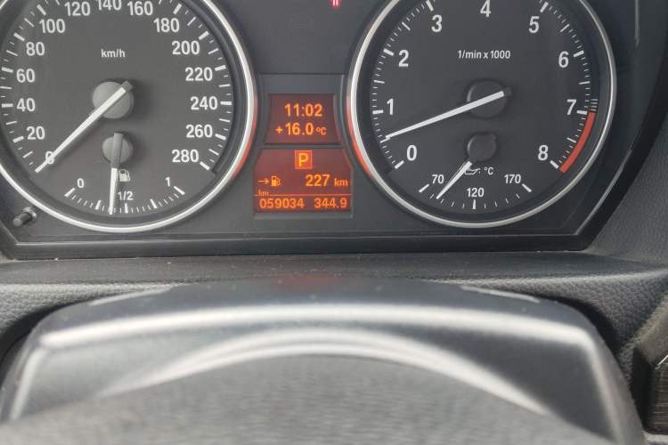 Used BMW 3 Series 2011 335i Convertible Coupe Odometer Close Up