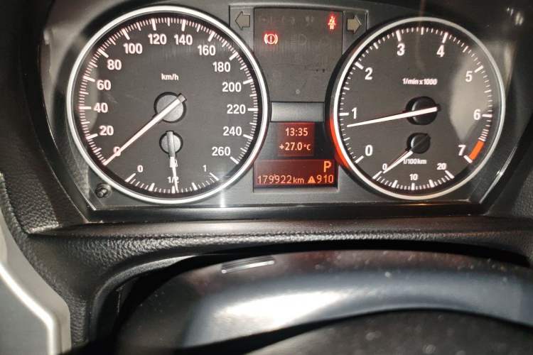Used BMW 3 Series 2011 320i Convertible Coupe Odometer Close Up