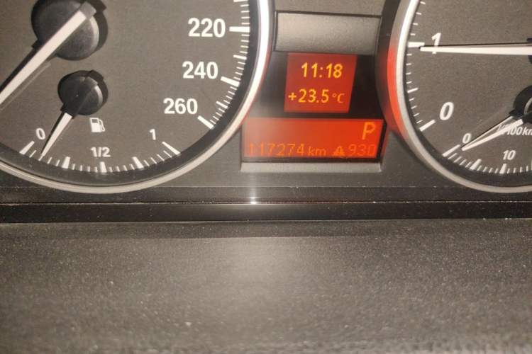 Used BMW 3 Series 2011 320i Coupe Odometer Close Up