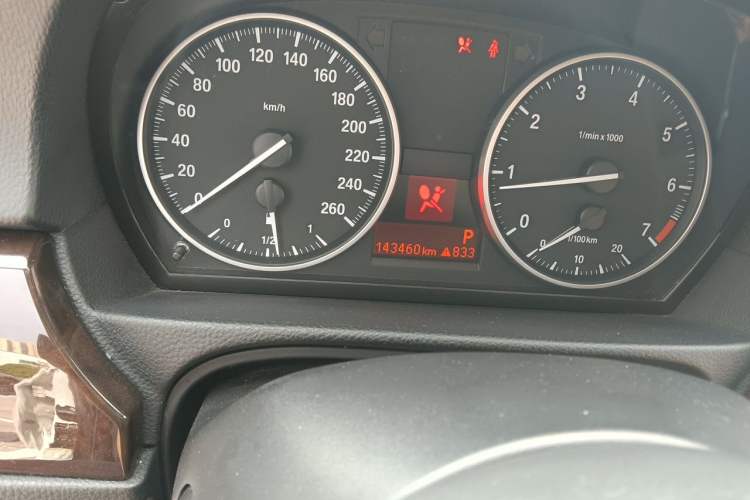 Used BMW 3 Series 2011 320i Sport Edition Odometer Close Up