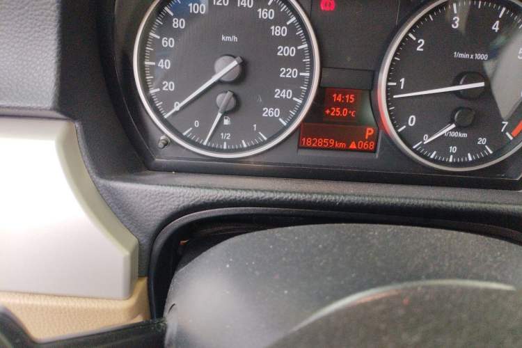 Used BMW 3 Series 2011 318i Leading Model Odometer Close Up