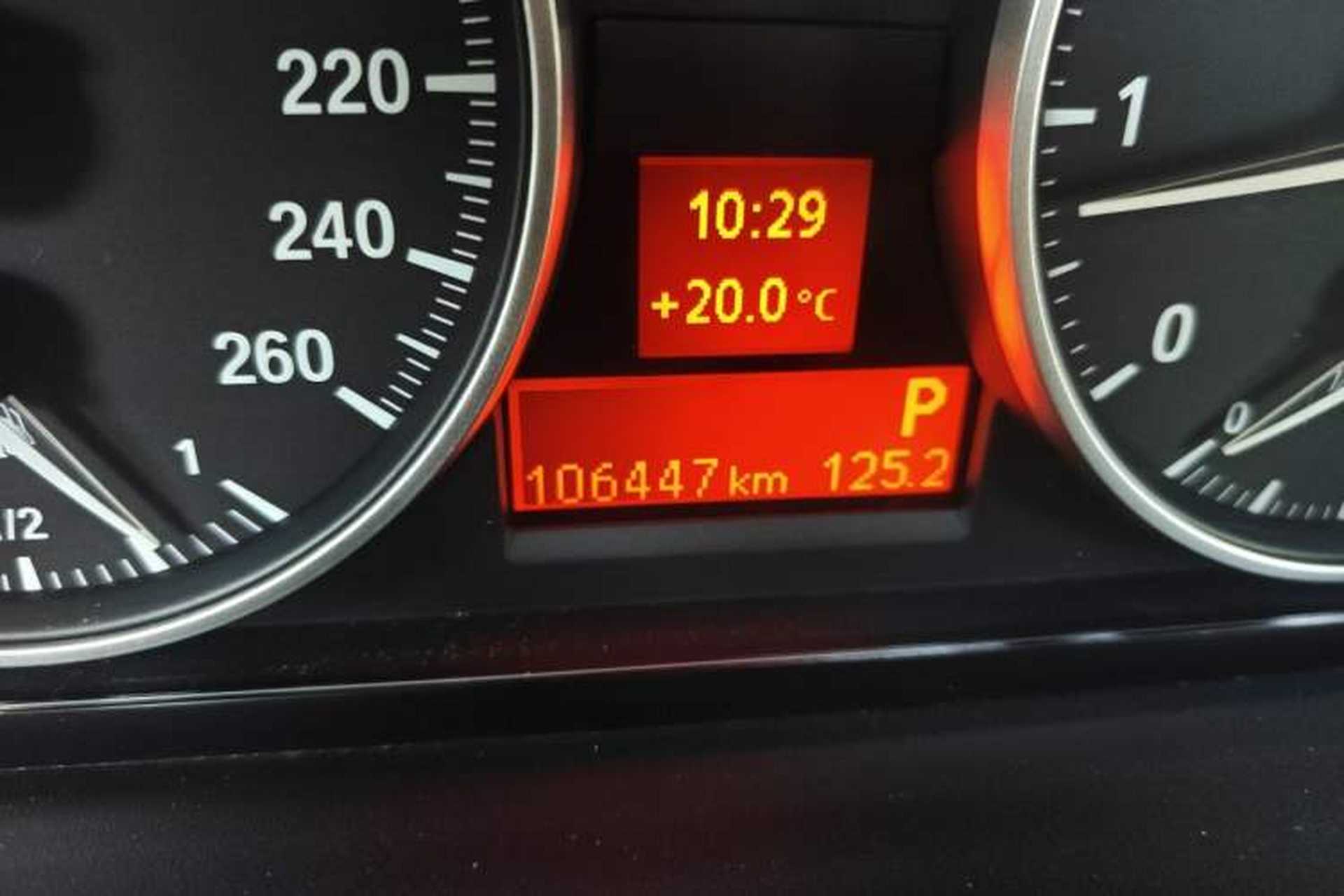 Used BMW 3 Series 2011 320i Luxury Edition Odometer Close Up