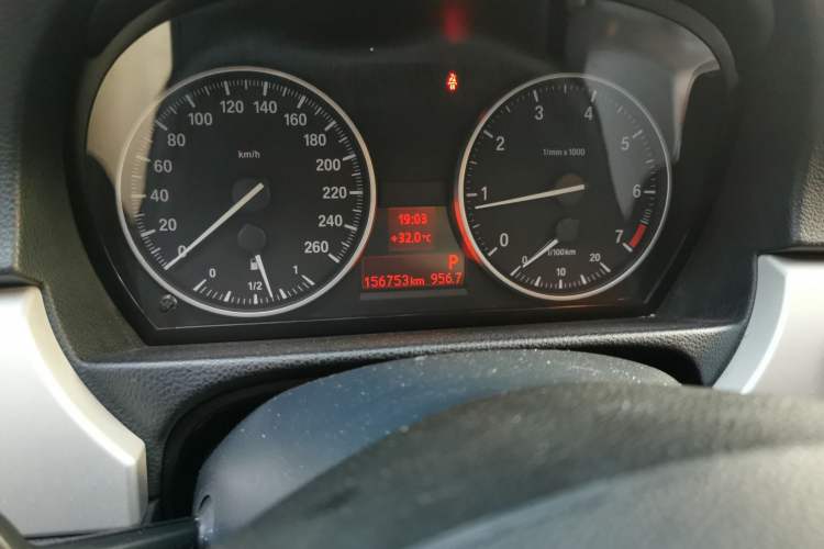 Used BMW 3 Series 2011 318i Leading Model Odometer Close Up