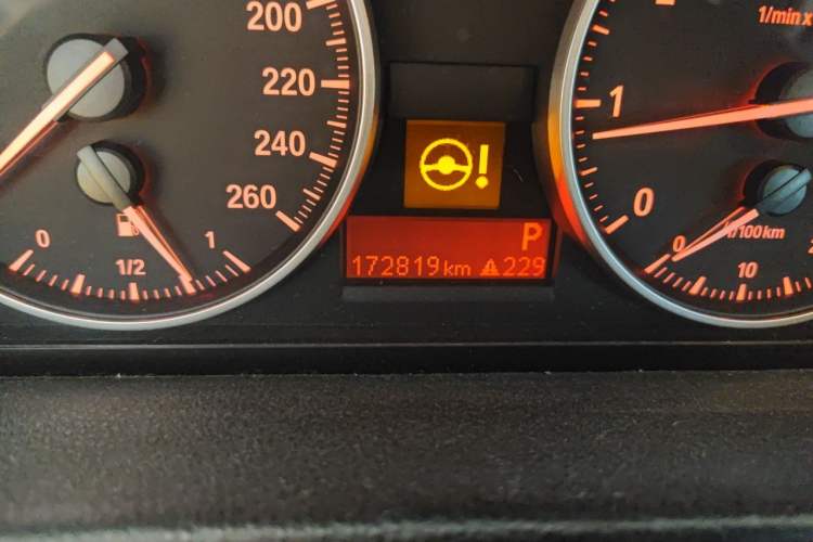 Used BMW 3 Series 2011 320i Coupe Odometer Close Up