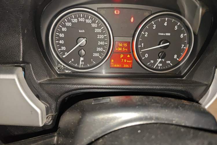 Used BMW 3 Series 2011 325i Convertible Coupe Odometer Close Up