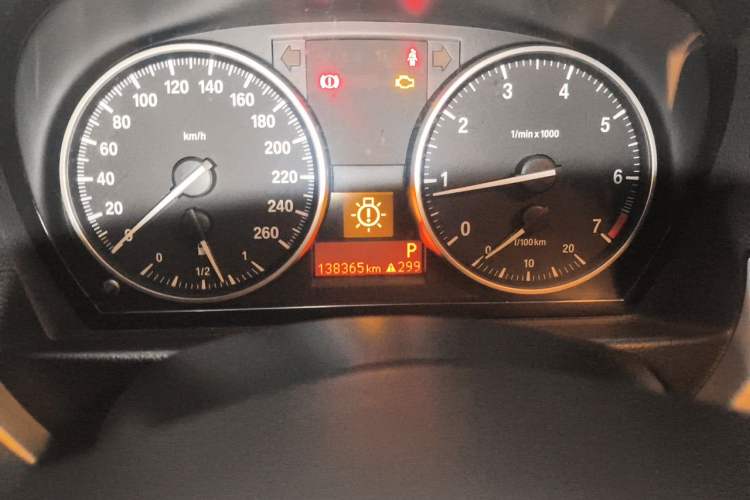 Used BMW 3 Series 2011 318i Leading Model Odometer Close Up