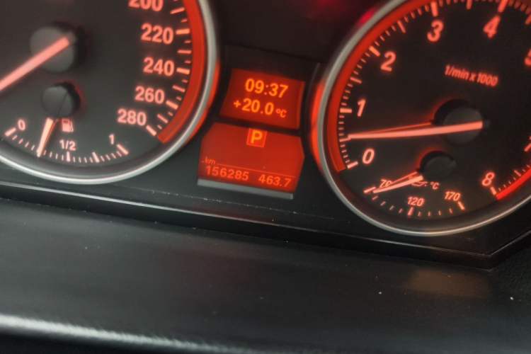Used BMW 3 Series 2011 335i Convertible Coupe Odometer Close Up