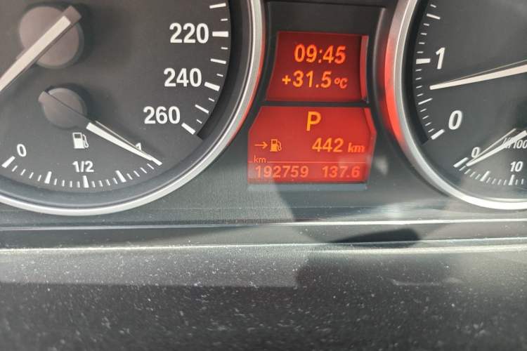 Used BMW 3 Series 2011 325i Sport Edition Odometer Close Up