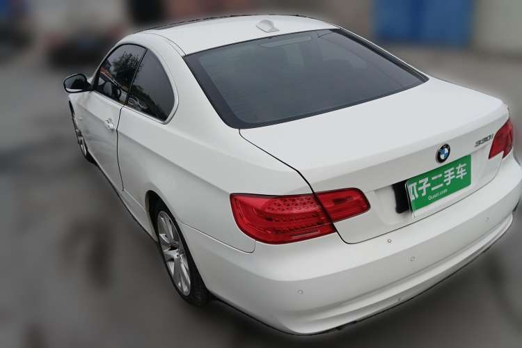 Used BMW 3 Series 2011 330i two-door coupe Rear Left 45 Deg
