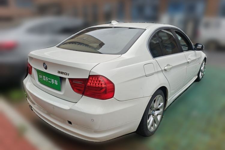Used BMW 3 Series 2011 320i Luxury Edition Rear Right 45 Deg