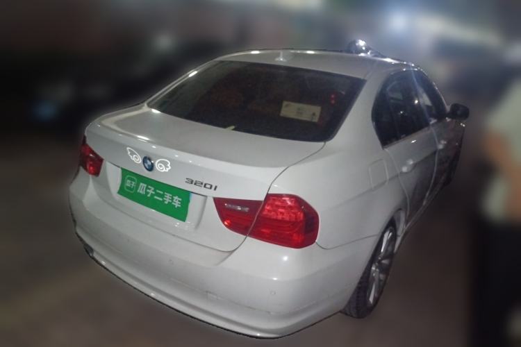 Used BMW 3 Series 2011 320i Luxury Edition Rear Right 45 Deg