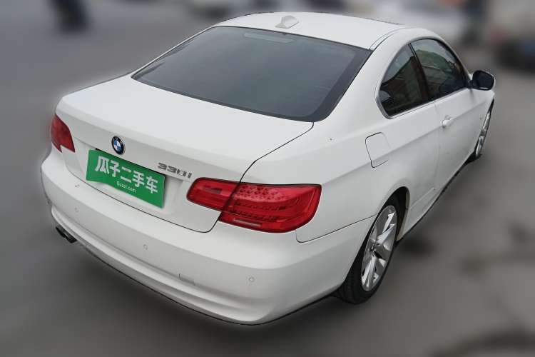 Used BMW 3 Series 2011 330i two-door coupe Rear Right 45 Deg