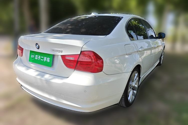 Used BMW 3 Series 2011 320i Luxury Edition Rear Right 45 Deg
