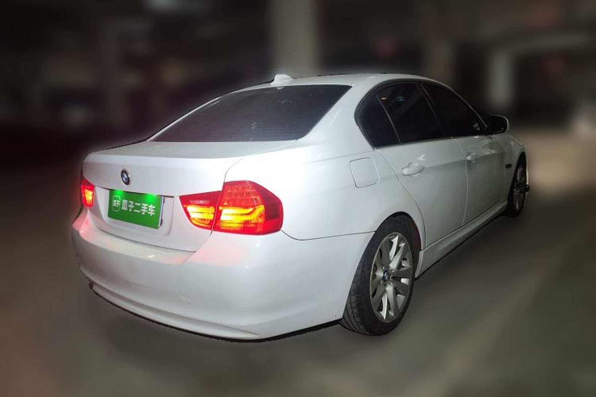 Used BMW 3 Series 2011 320i Luxury Edition Rear Right 45 Deg