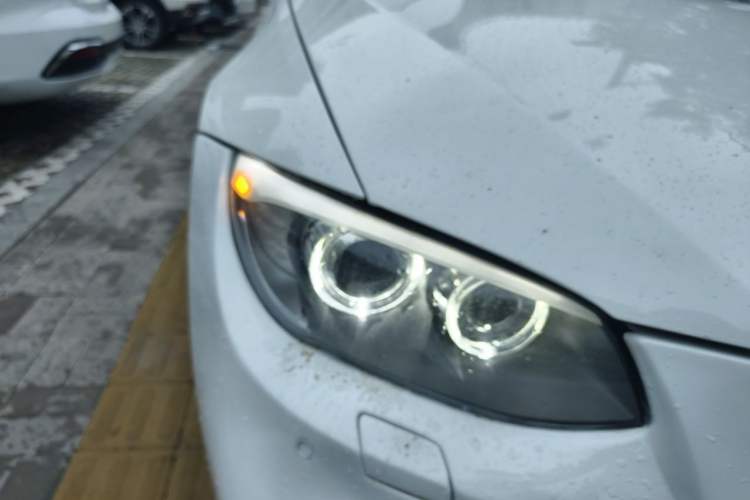 Used BMW 3 Series 2011 335i Convertible Coupe Right Front Headlight