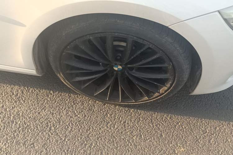 Used BMW 3 Series 2011 335i Convertible Coupe Right Front Wheel Hub