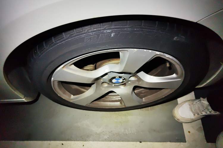 Used BMW 3 Series 2011 320i Coupe Right Front Wheel Hub