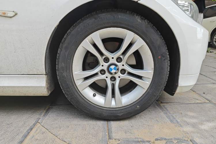 Used BMW 3 Series 2011 320i Sport Edition Right Front Wheel Hub