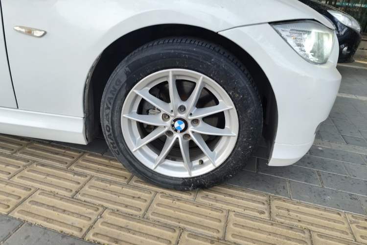 Used BMW 3 Series 2011 318i Leading Model Right Front Wheel Hub