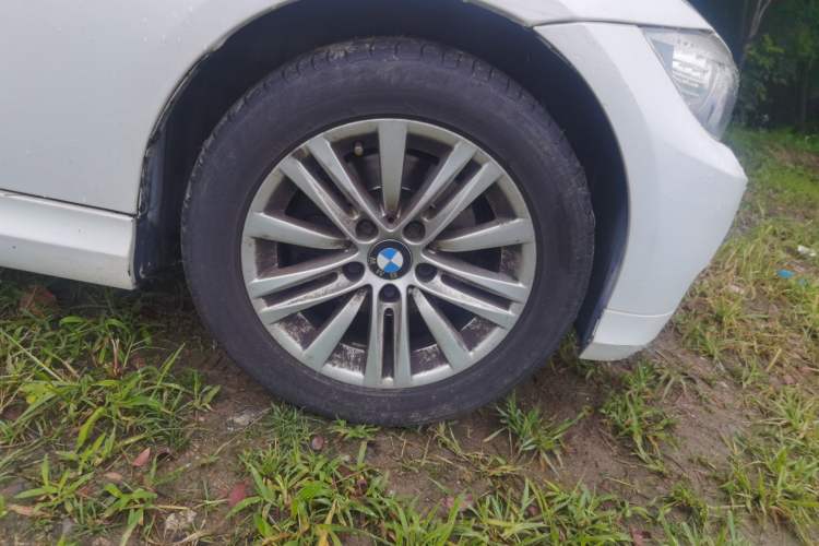 Used BMW 3 Series 2011 320i Sport Edition Right Front Wheel Hub