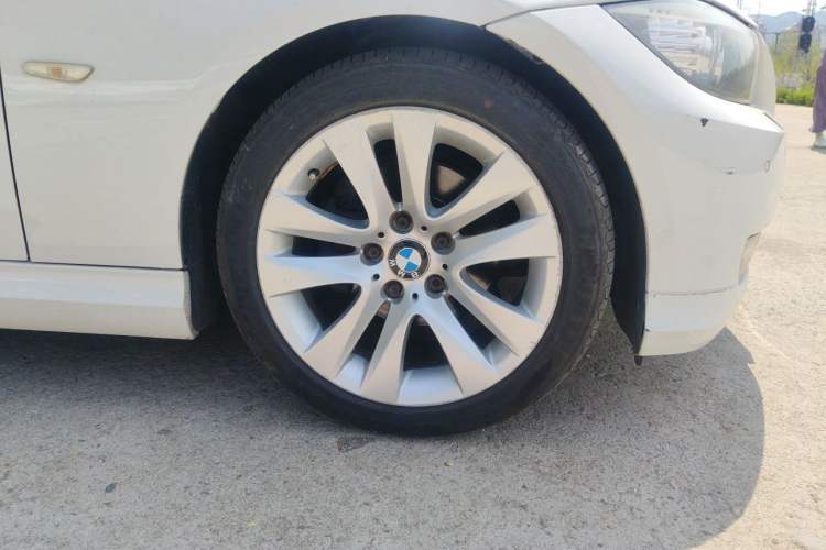 Used BMW 3 Series 2011 320i Luxury Edition Right Front Wheel Hub