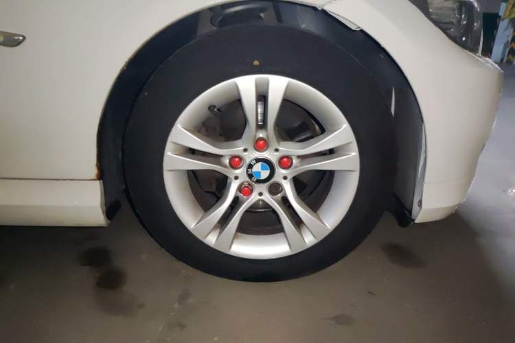 Used BMW 3 Series 2011 320i Sport Edition Right Front Wheel Hub