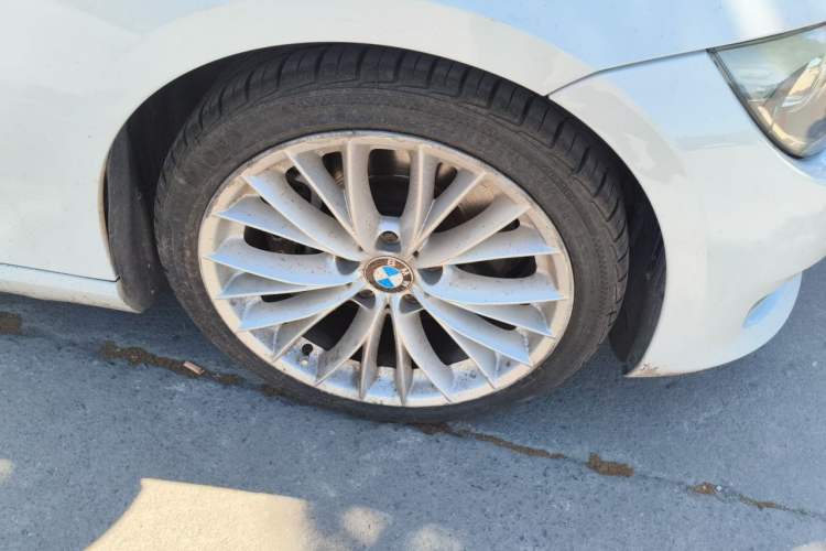 Used BMW 3 Series 2011 335i Convertible Coupe Right Front Wheel Hub