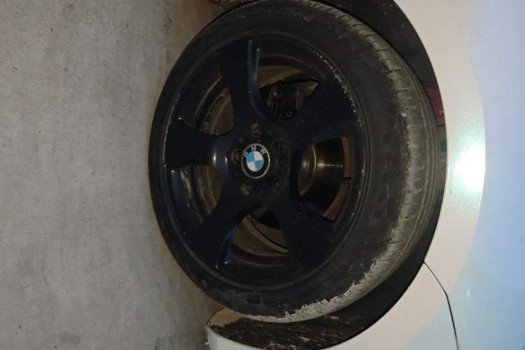 Used BMW 3 Series 2011 320i Coupe Right Front Wheel Hub