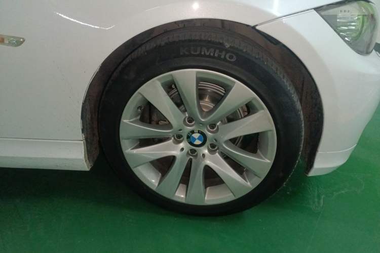 Used BMW 3 Series 2011 320i Luxury Edition Right Front Wheel Hub