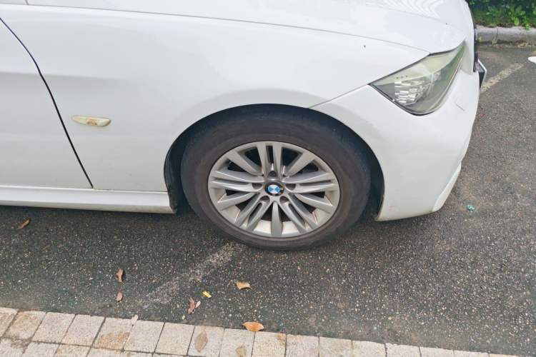 Used BMW 3 Series 2011 320i Sport Edition Right Front Wheel Hub