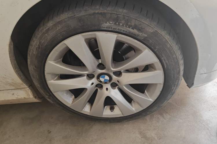 Used BMW 3 Series 2011 320i Luxury Edition Right Front Wheel Hub