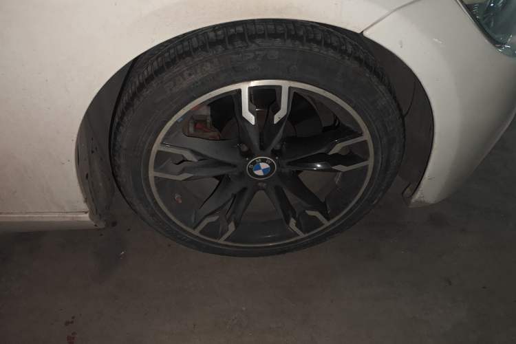Used BMW 3 Series 2011 325i Convertible Coupe Right Front Wheel Hub