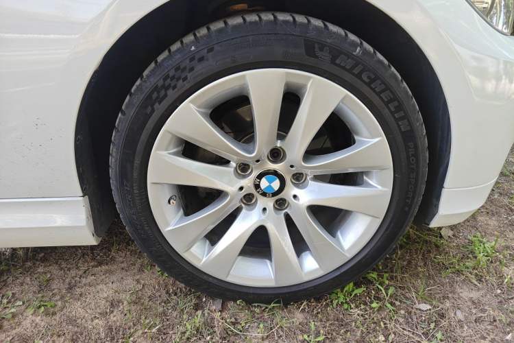 Used BMW 3 Series 2011 320i Luxury Edition Right Front Wheel Hub
