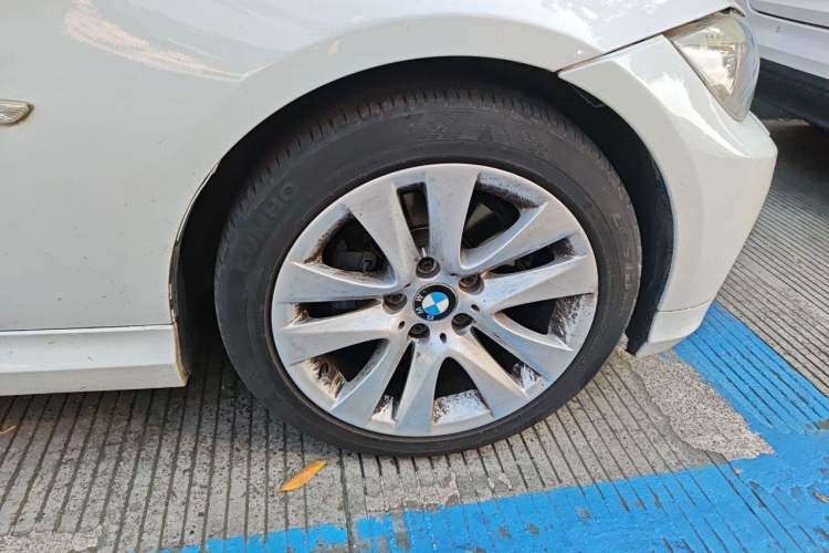Used BMW 3 Series 2011 320i Luxury Edition Right Front Wheel Hub